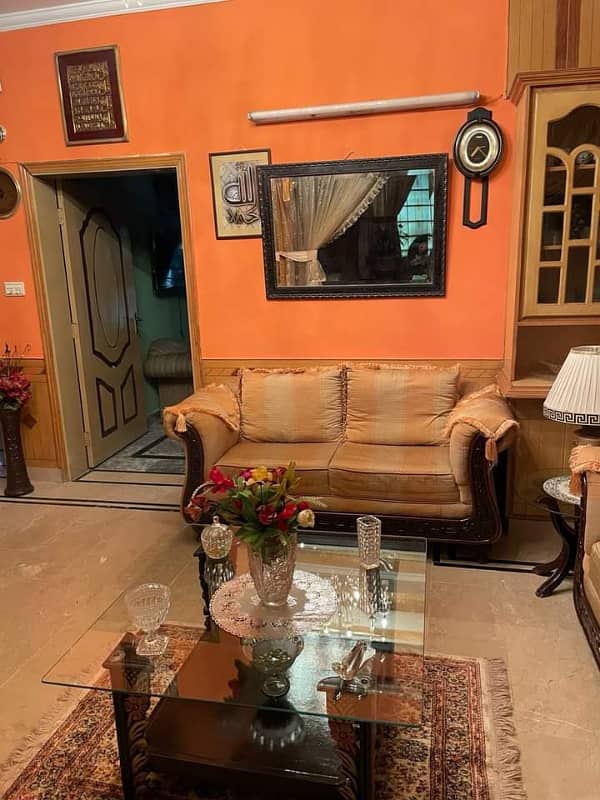 10 marla beautiful house for sale in Gulshne lahore 10