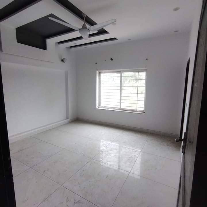 10 Marla Beautiful House Available For Sale In Valencia Town 7