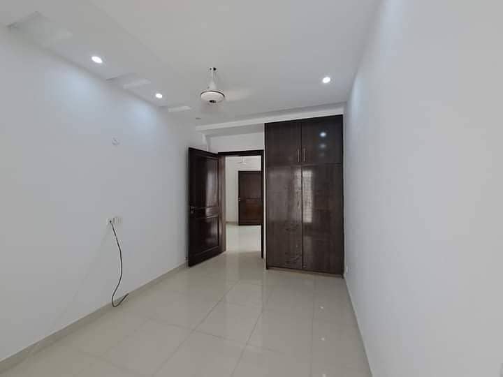 10 Marla Beautiful House Available For Sale In Valencia Town 20