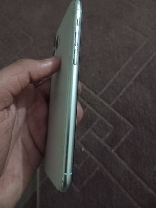 iphone 11 Pro White 2