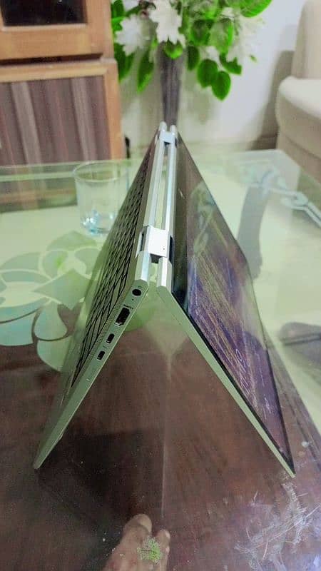 Hp Laptop with toch screen 3d . 10 generation 16 RamStorage 256Gb 2