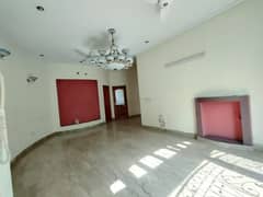 1 Kanal 3 Bed Beautiful Luxurious Upper Portion For Rent in DHA Phase 4 Lahore 0