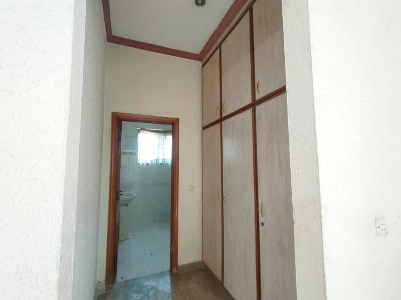 1 Kanal 3 Bed Beautiful Luxurious Upper Portion For Rent in DHA Phase 4 Lahore 2