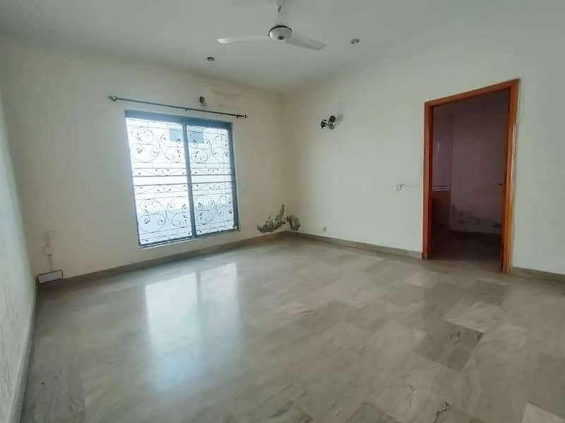 1 Kanal 3 Bed Beautiful Luxurious Upper Portion For Rent in DHA Phase 4 Lahore 5