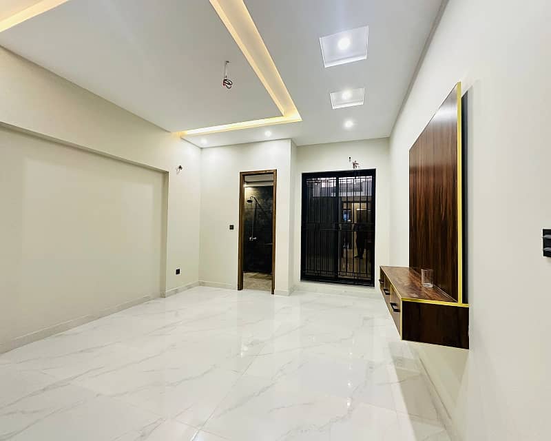 5 Marla luxury Modern House available For Sale In Paragon City Lahore 3