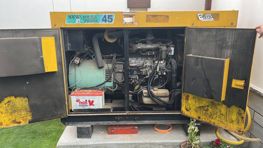 Denyo 37 45 kva . 0