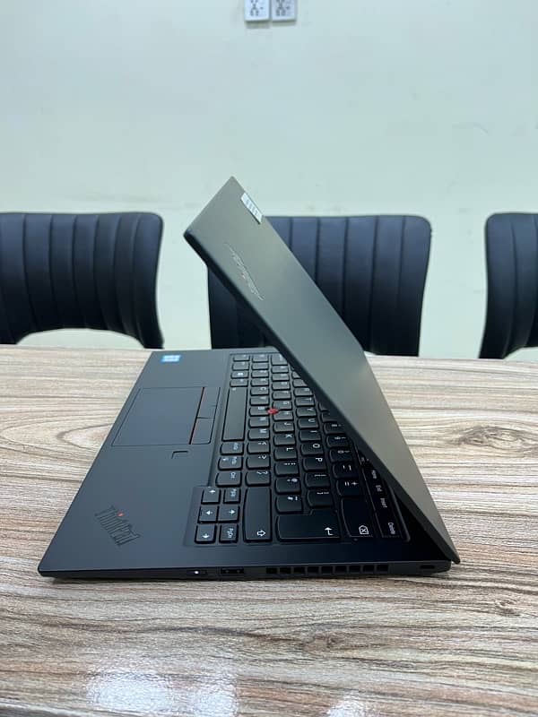 Lenovo ThinkPad X1 Carbon Gen7 i5-8th gen 8/256 premium laptop sale 3