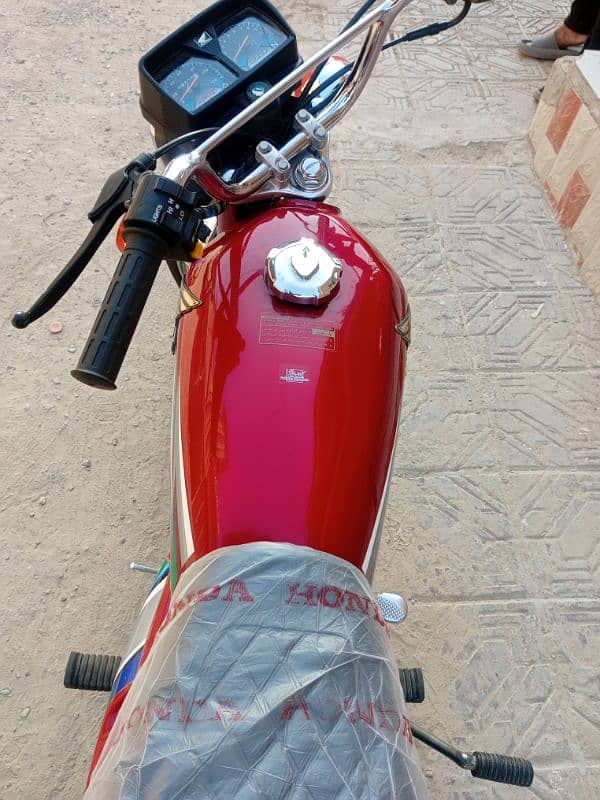 Honda CG 125 bike for sale model 2023 ka 9 month 2024 ki registration 4