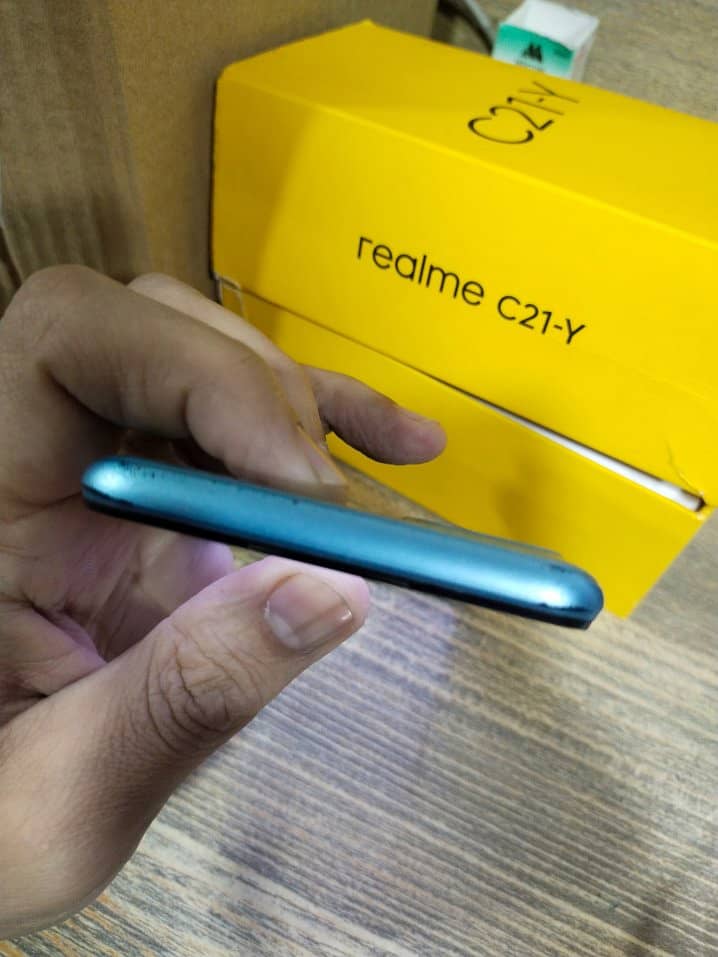 Realme C21y 4gb/64gb with Complete saman 6