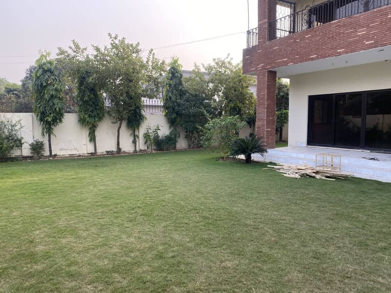 2 Kanal Sami Commercial House For Rent For Silent Office Use Near Emporium Mall Johar town 9