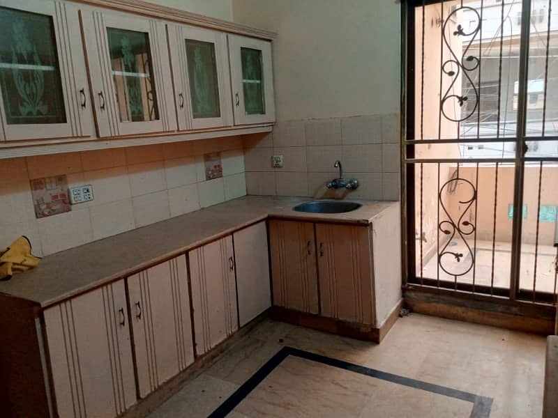 johar town J2 block 5 marla full house 4 bed's double kitchen marble floor near Emporium mall expo center 3