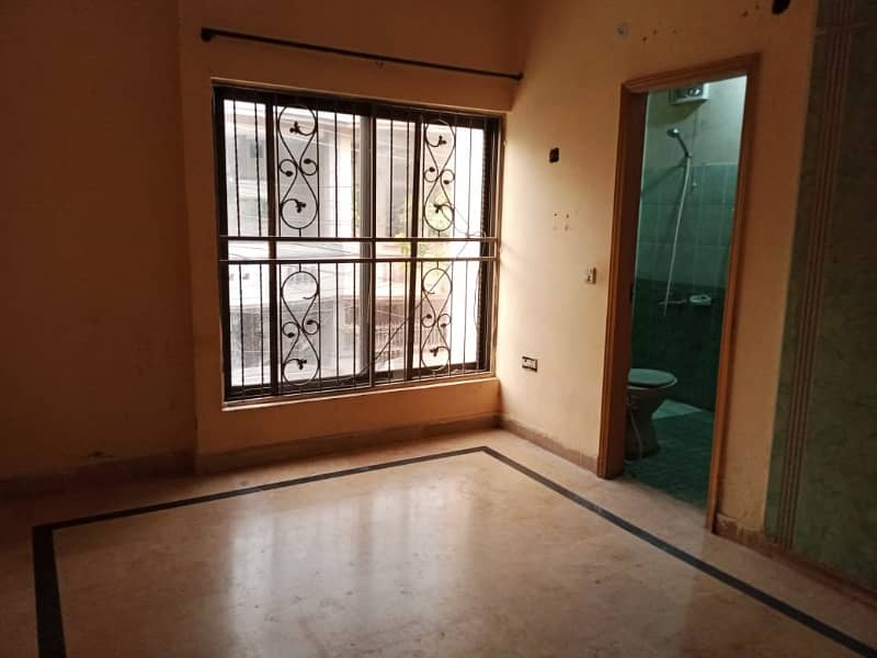 johar town J2 block 5 marla full house 4 bed's double kitchen marble floor near Emporium mall expo center 4