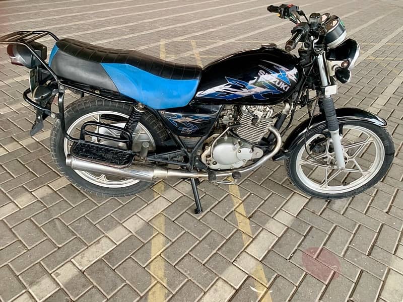 Suzuki GS 150 SE 4