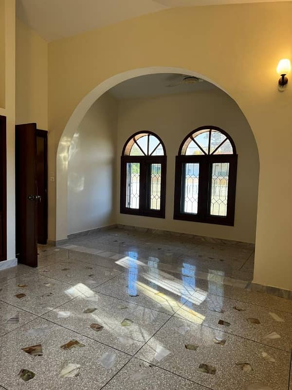 beautiful 1000sq. yd house available for rent in f-8 7