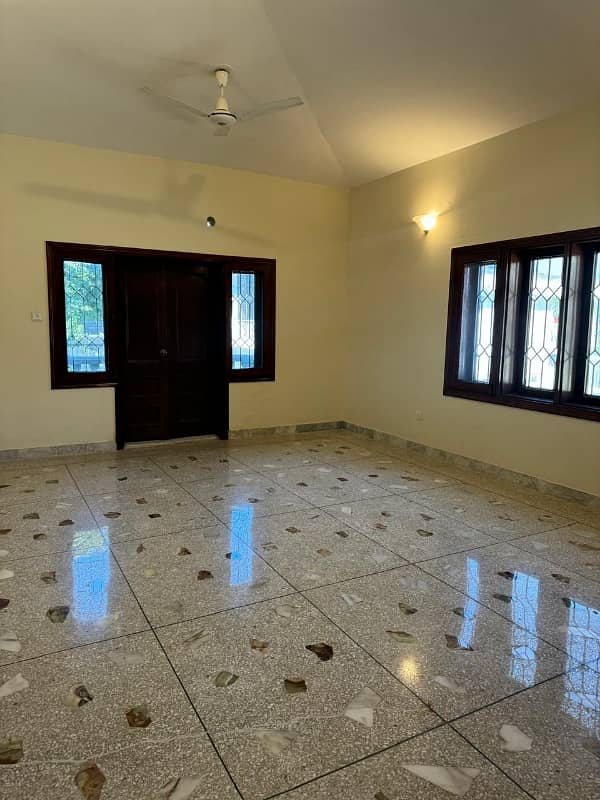 beautiful 1000sq. yd house available for rent in f-8 9