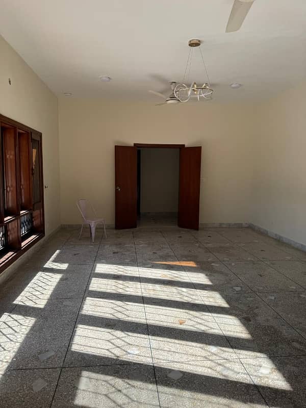 beautiful 1000sq. yd house available for rent in f-8 14