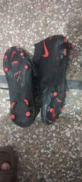 foot ball shoes for sell good condition 2