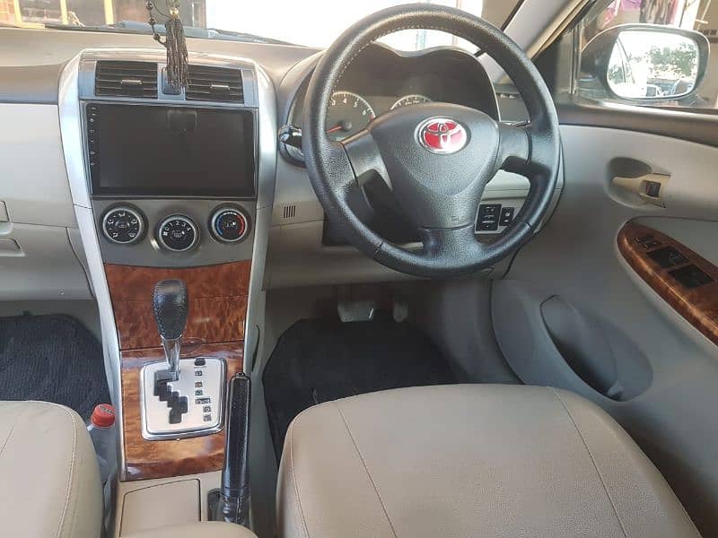 Toyota Corolla Altis 2012  1.6 Automatic 14