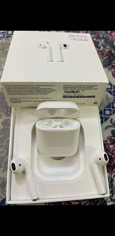 Apple original earpods brande new earbuds with box and cable 4