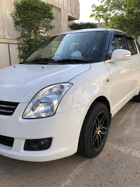 Suzuki Swift DLX auto transmission original white colour 8