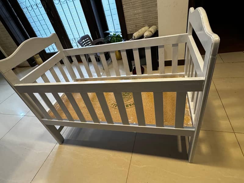 kids bed / kids cot / baby cot / baby bed 0