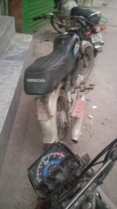 used bike for sale engine ka kam karvaya do manth pahle B