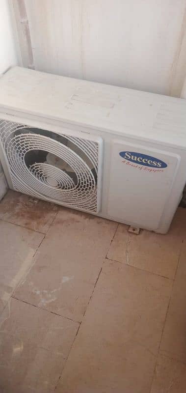 1 year used Ac contact on watsp 03073256797 1