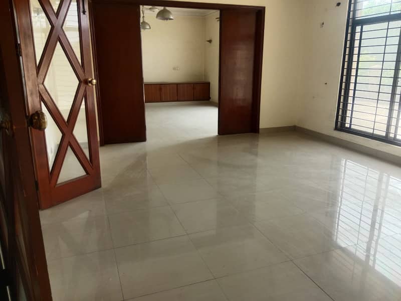 2 Kanal Upper Portion Separate Gate 3Beds Drawing Dinning Tv Lounge Kitchen 4 Car Parking Terrace Tile Flooring Kitchen Store Servant Quarter In DHA Phase 2 17