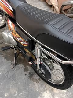 Honda 125 Black