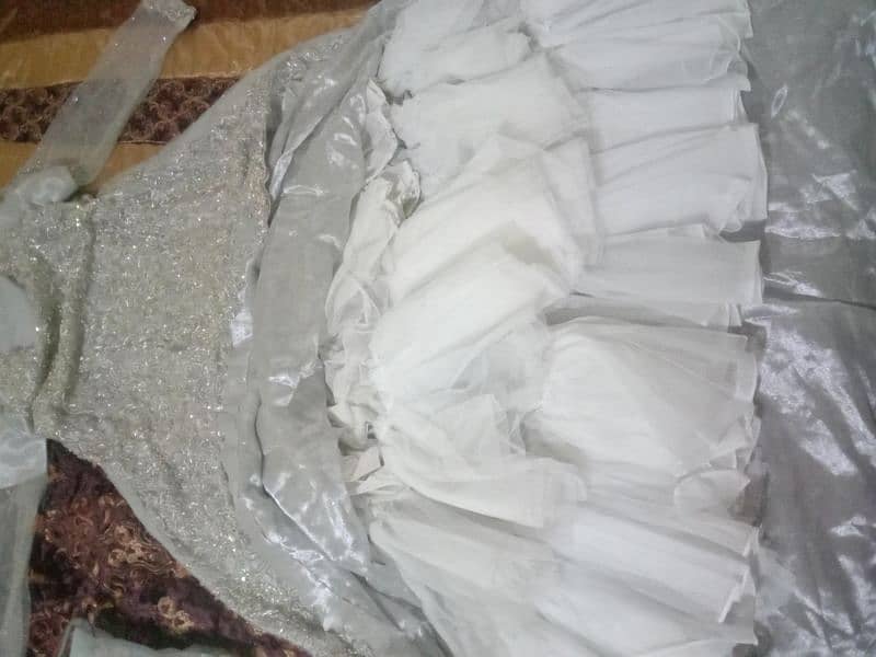 walima maxi hand made off white with excellent condition with longtale 6