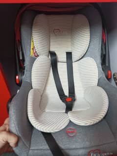 Baby carrycot/car seat