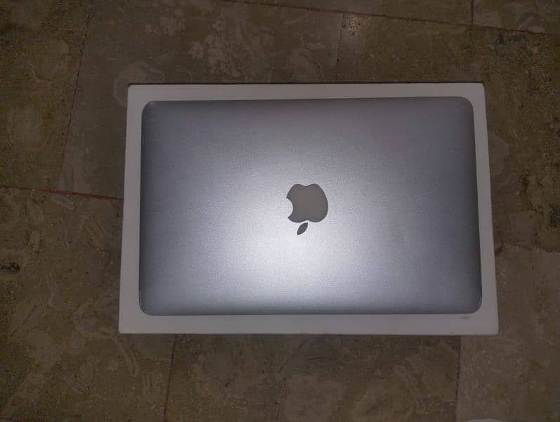 MacBook Air 11.6/1.7GHz/4GB/128GB Flash storage Assembled California 0