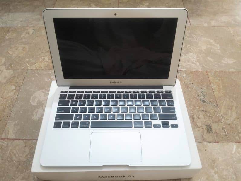 MacBook Air 11.6/1.7GHz/4GB/128GB Flash storage Assembled California 1