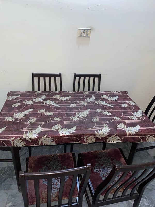 dining table for urgent sale 03259451247 0