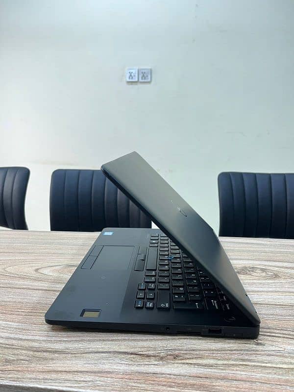 Dell latitude 7470  I5-6th gen 8/256 3