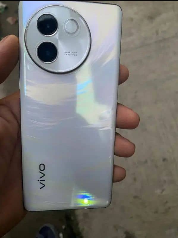 Vivo V30e. 8+8:256. . 03042866286 1