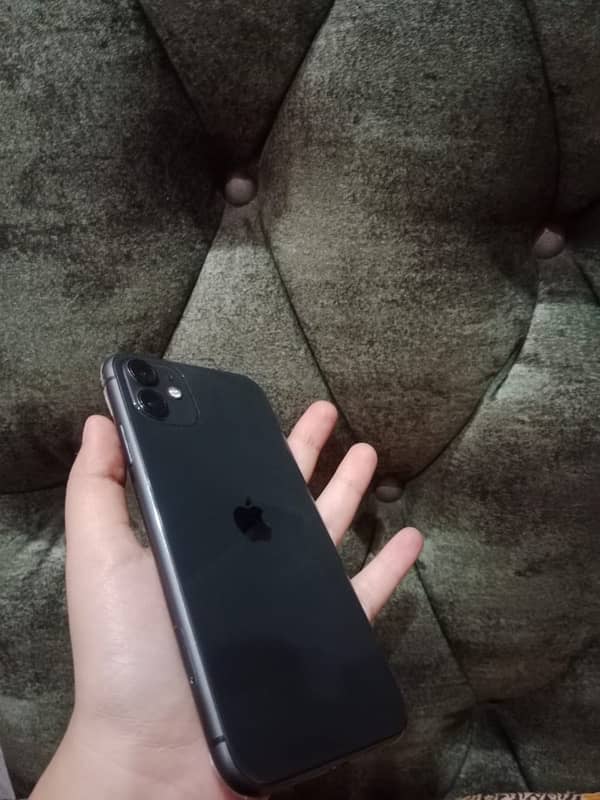 Iphone 11 condition10/10 factory unlock 1