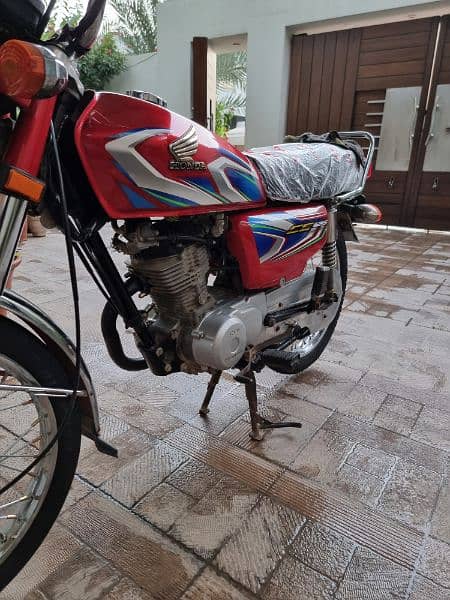 Honda CG125 Red. Excellent Condition 6