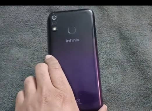 Infinix Hot 8 Ram 4 64 Used Phone Complete Box and charger 0