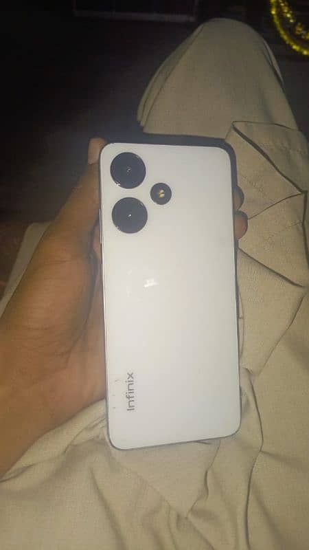 Infinix 8/128Box charger sath he condition achi he 1