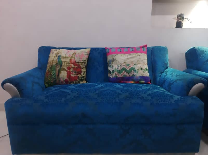 7 seater sofa very good quality and not used that much 2