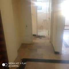 flat for rent 2 bed DD jouhar block 20 near jouhar mor smoll family pr