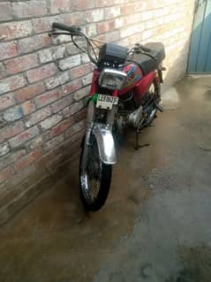 2017 model all ok h bike wats app 03274412941