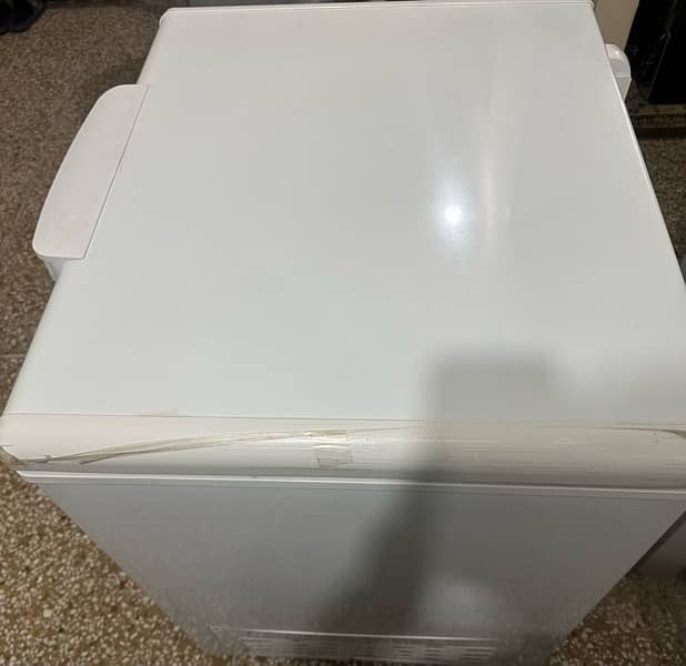 Deep Freezer for Sale One Door in Rawalpindi 3