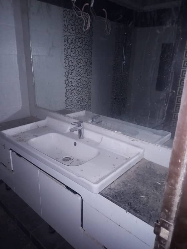 3 BED DD APARTMENT FOR RENT IN PECHS BLOCK 2 SHARAH E QAIDEEN 7