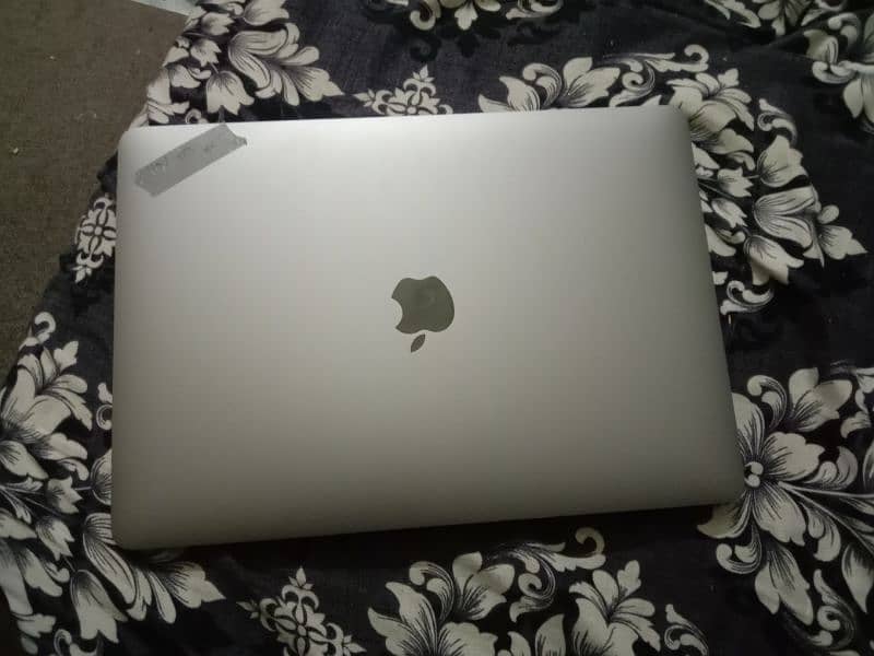 MacBook M1 pro 2020 grey color 8/256 1