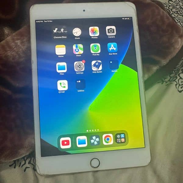 iPad Mini 5 64GB With Original Box 0