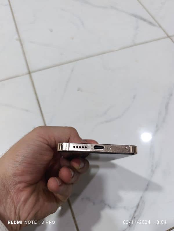 Vivo V23 5G 8 / 256 Used 4