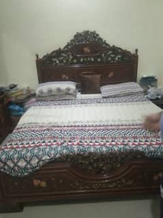 chinioti bed dressing and one side table new condition