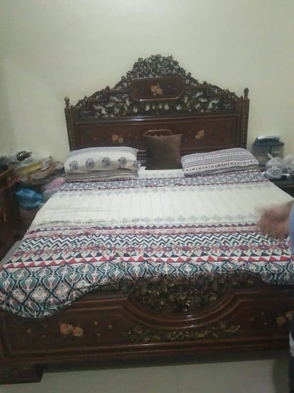 chinioti bed dressing and one side table new condition 0